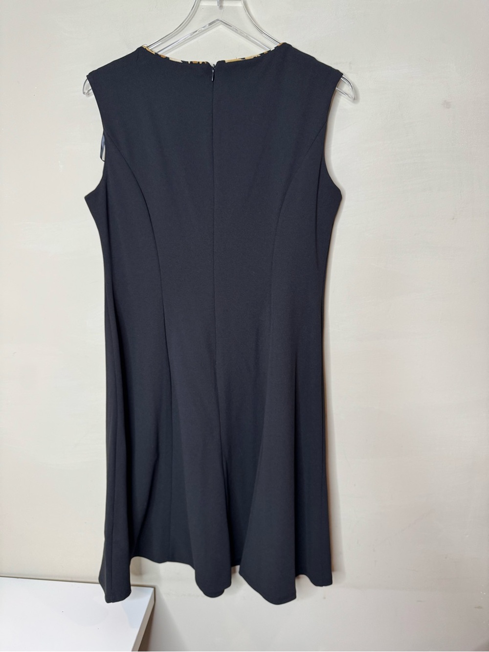 Sandra Darren Black Sleeveless Fit & Flare Dress Size 8 - Picture 5 of 9